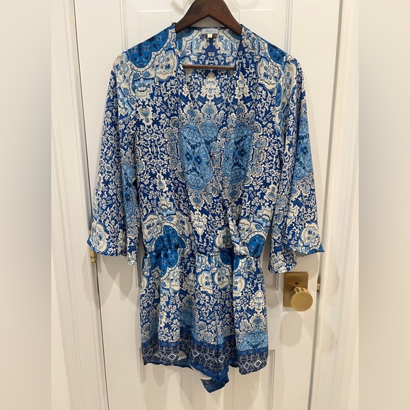 Abbeline Blue and White Patterned Romper Women’s Size L - Picture 1 of 5